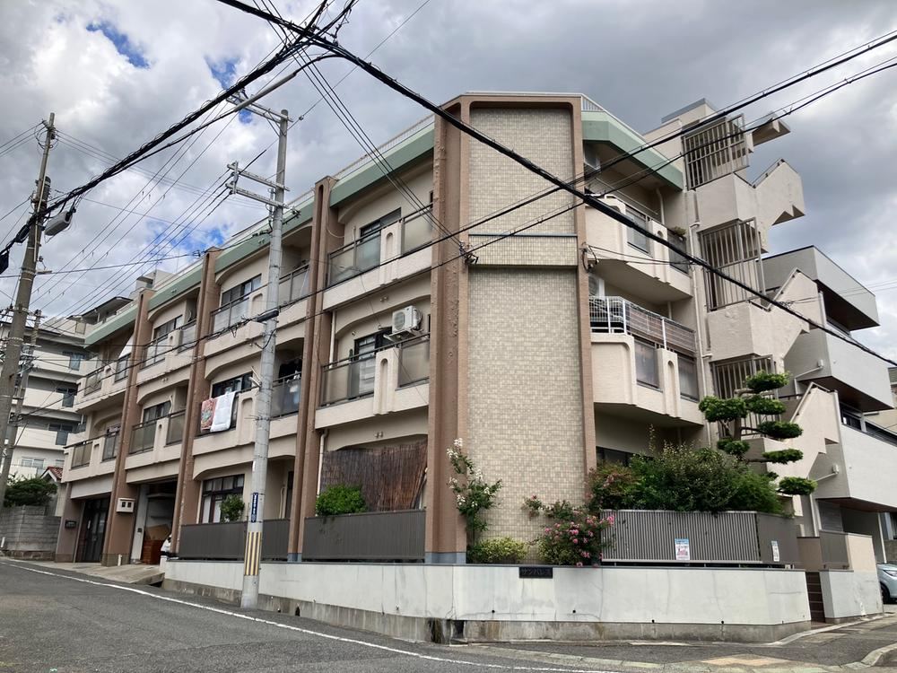 3DK apartment in Nada Ward, Kobe, Hyogo - Photo 1
