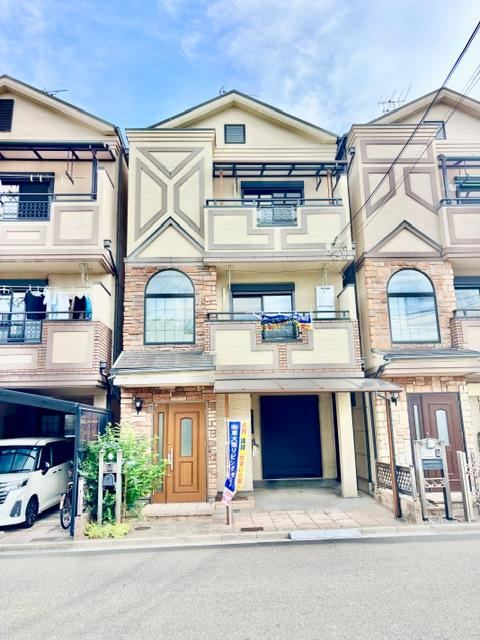 3LDK house in Higashiosaka, Osaka - Photo 1