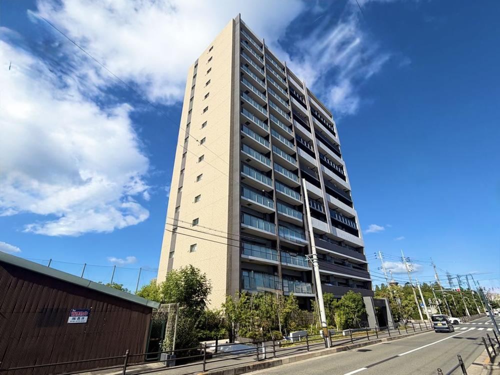 3LDK+S apartment in Tsurumi Ward, Osaka - Photo 1