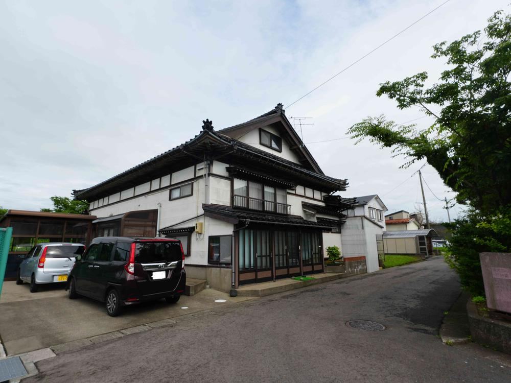 8DK house in Mikawa, Higashitagawa District, Yamagata - Photo 1