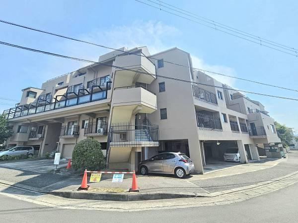 5LDK apartment in Sennan, Osaka - Photo 1