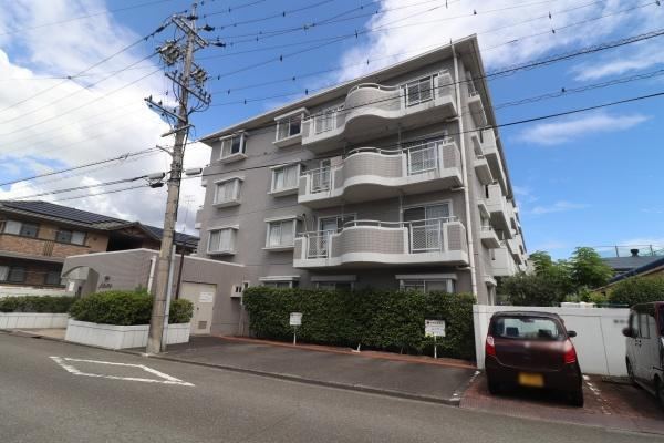 4LDK apartment in Aoi Ward, Shizuoka - Photo 1