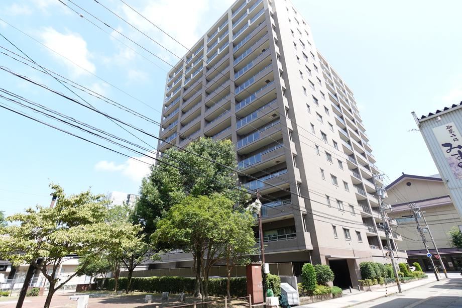 3LDK+S apartment in Kanazawa, Ishikawa - Photo 1
