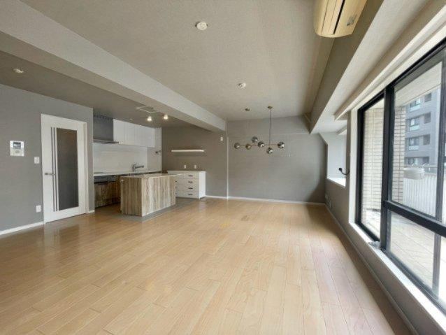 1LDK+S apartment in Shinagawa Ward, Tokyo - Photo 1