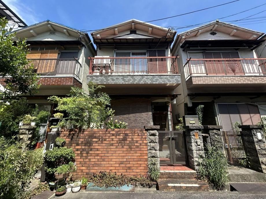 3DK house in Tsurumi Ward, Osaka - Photo 1