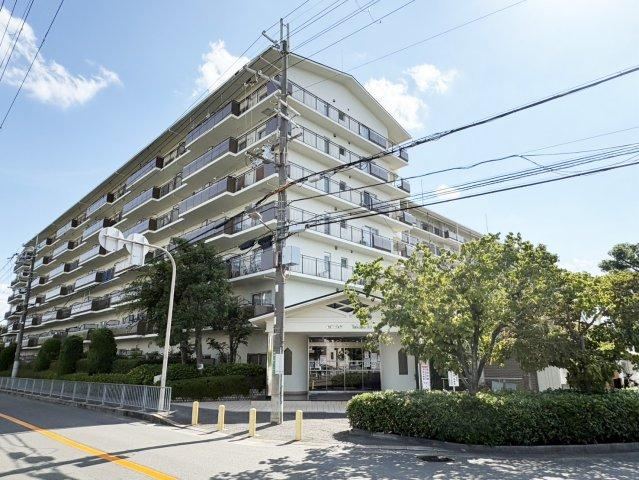 2LDK apartment in Takatsuki, Osaka - Photo 1