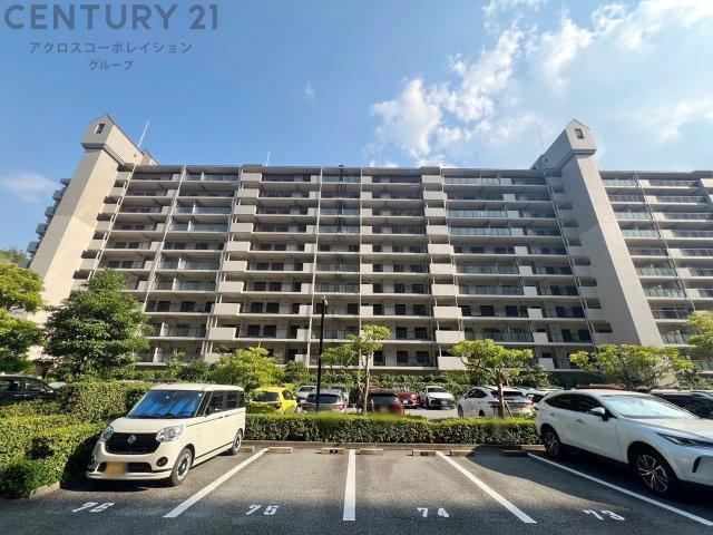 4LDK apartment in Takarazuka, Hyogo - Photo 1