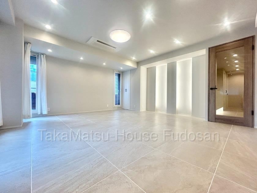 3LDK apartment in Minato Ward, Tokyo - Photo 1