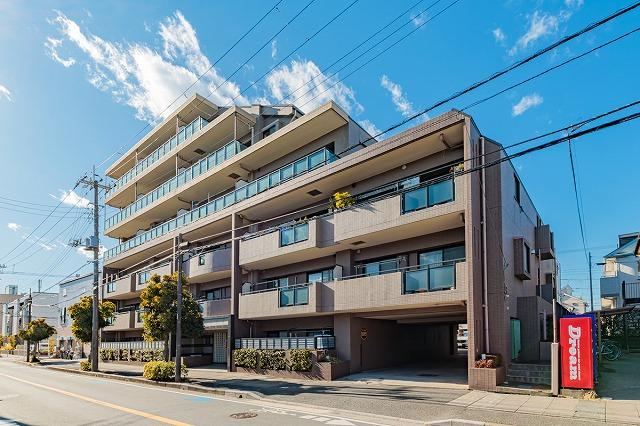 3LDK apartment in Ichikawa, Chiba - Photo 1