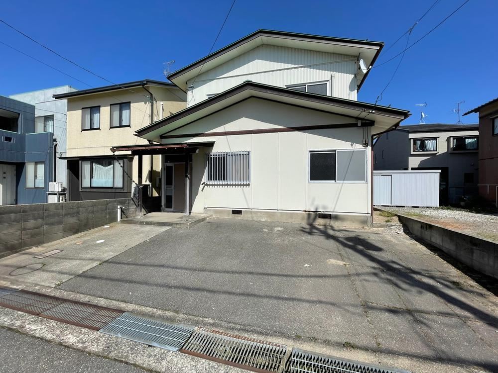4LDK house in Kanazawa, Ishikawa - Photo 1