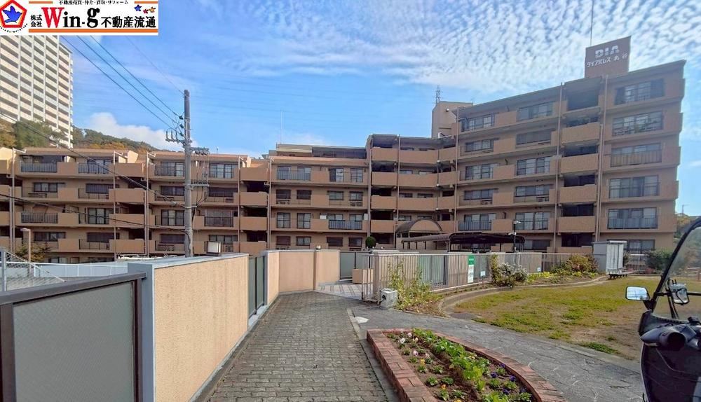 3LDK apartment in Tarumi Ward, Kobe, Hyogo - Photo 1