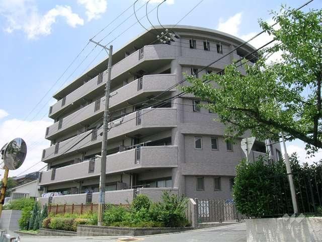 3LDK apartment in Suita, Osaka - Photo 1