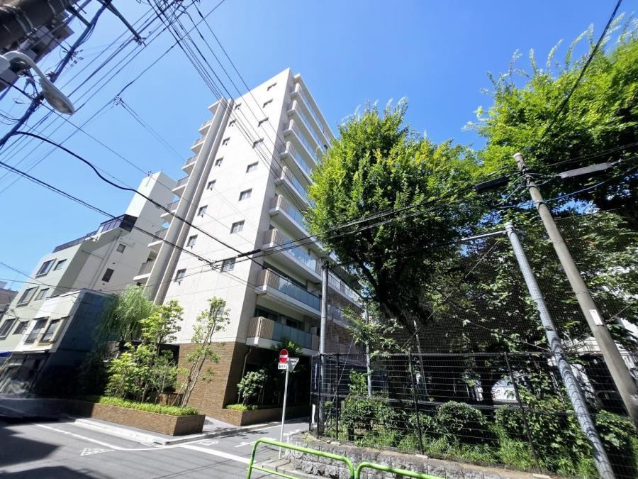 2LDK apartment in Taito Ward, Tokyo - Photo 1