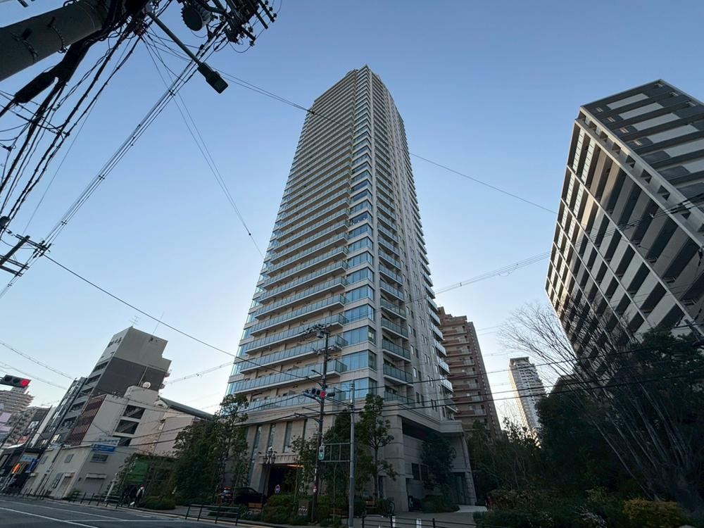 3LDK apartment in Tennoji Ward, Osaka - Photo 1