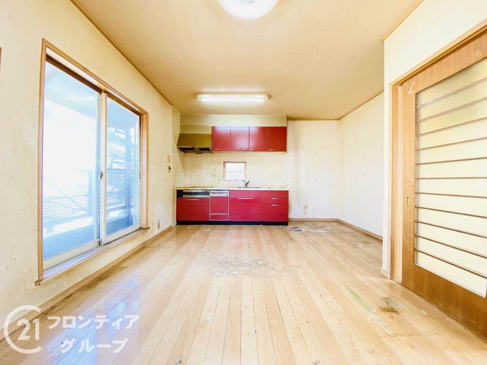 4LDK house in Shijonawate, Osaka - Photo 1