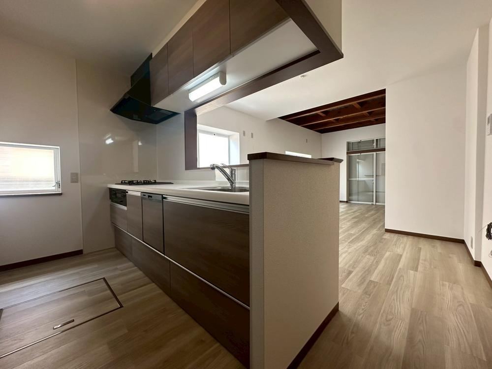4LDK house in Higashiosaka, Osaka - Photo 1