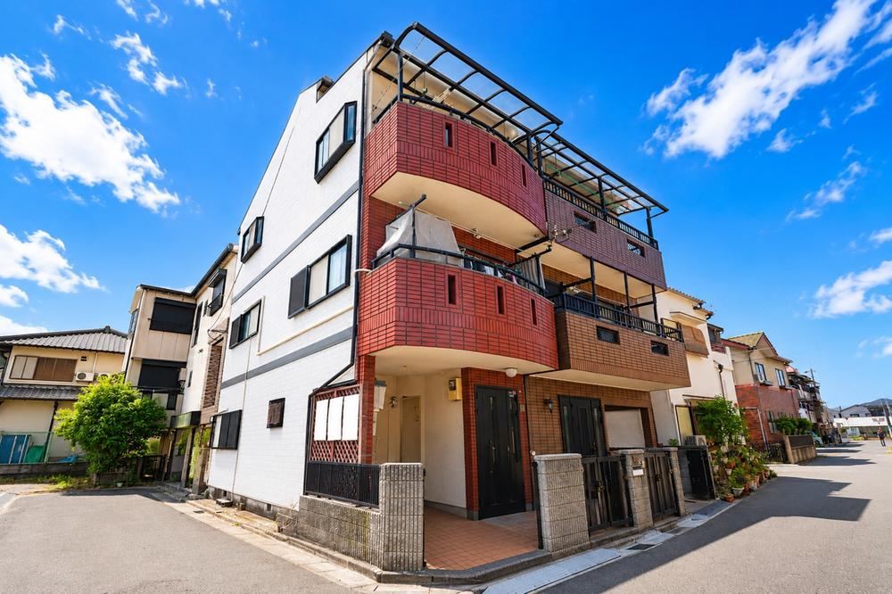 4LDK house in Higashiosaka, Osaka - Photo 1