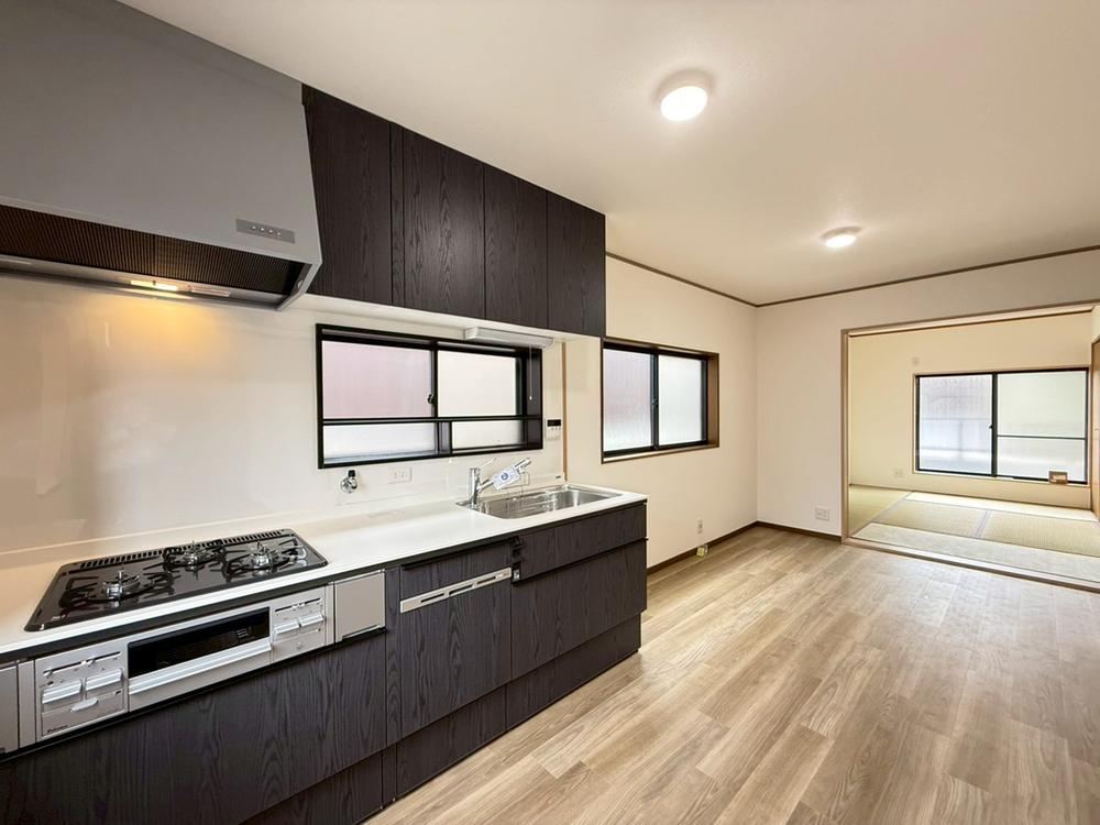 4LDK house in Higashiosaka, Osaka - Photo 1