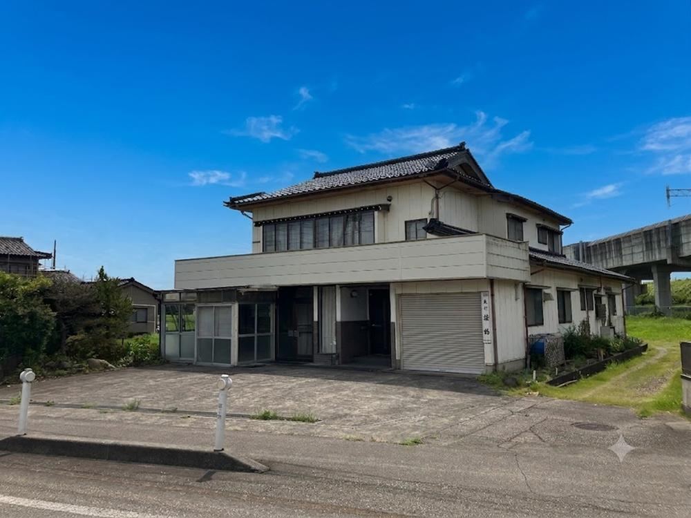 7DK house in Takaoka, Toyama - Photo 1