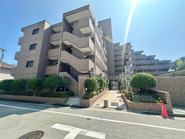 3LDK apartment in Akashi, Hyogo - Photo 1