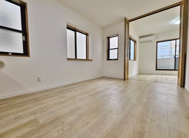 4DK house in Arakawa Ward, Tokyo - Photo 1
