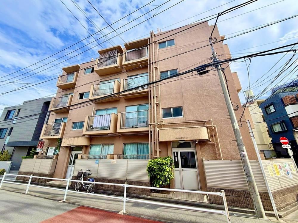 2K apartment in Nakano Ward, Tokyo - Photo 1