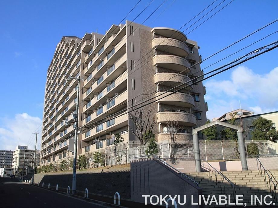 4LDK apartment in Nishinomiya, Hyogo - Photo 1