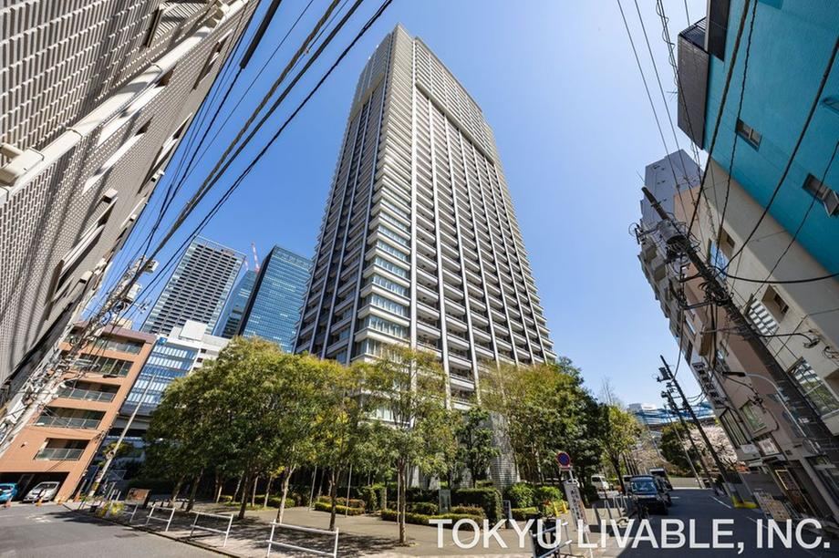 2LDK apartment in Minato Ward, Tokyo - Photo 1