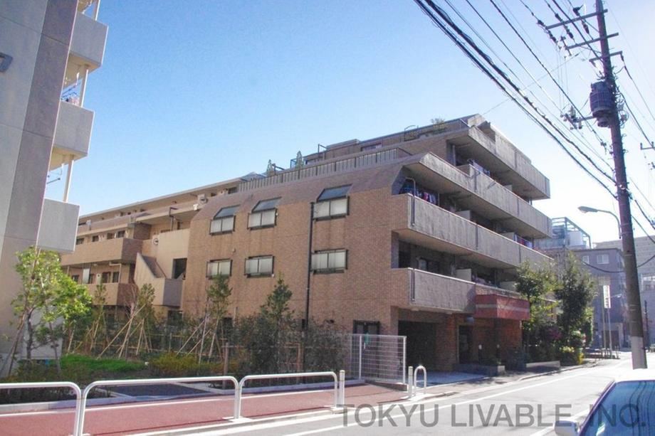 2LDK apartment in Itabashi Ward, Tokyo - Photo 1