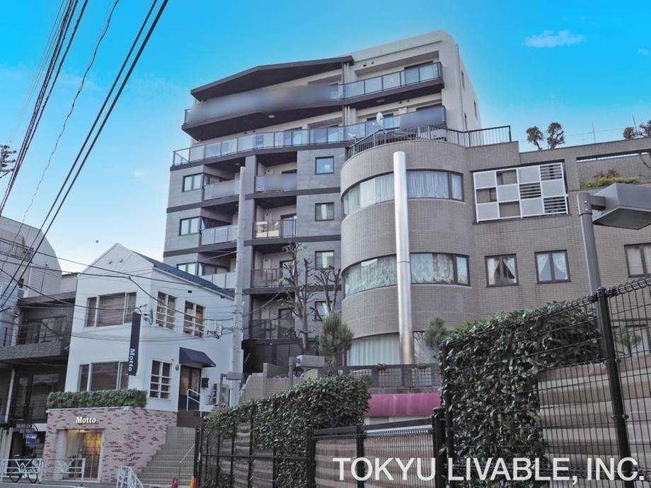1LDK apartment in Shibuya Ward, Tokyo - Photo 1