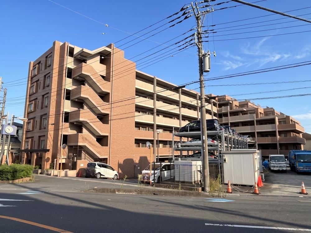 2LDK+S apartment in Yashio, Saitama - Photo 1