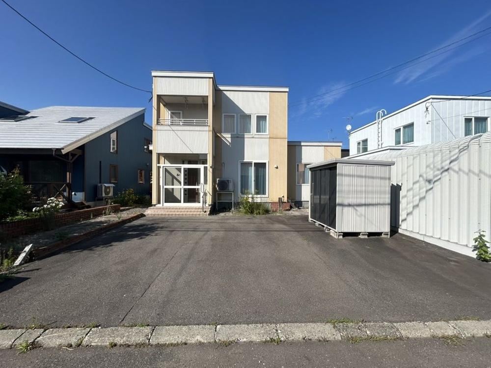 4LDK house in Eniwa, Hokkaido - Photo 1