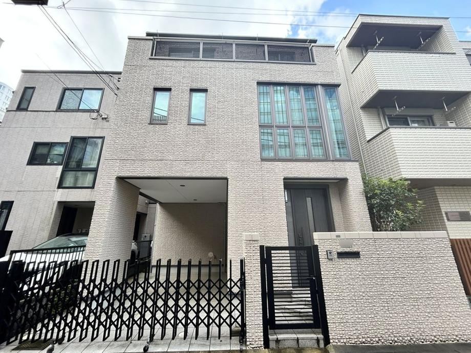 5LDK house in Minato Ward, Tokyo - Photo 1