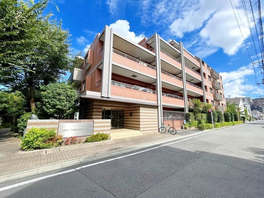 3LDK apartment in Nishitokyo, Tokyo - Photo 1