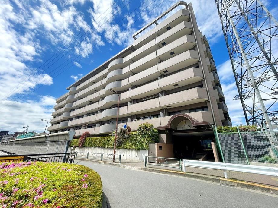 3LDK apartment in Fuchu, Tokyo - Photo 1