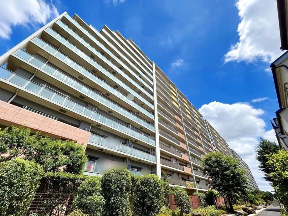 2LDK apartment in Fuchu, Tokyo - Photo 1