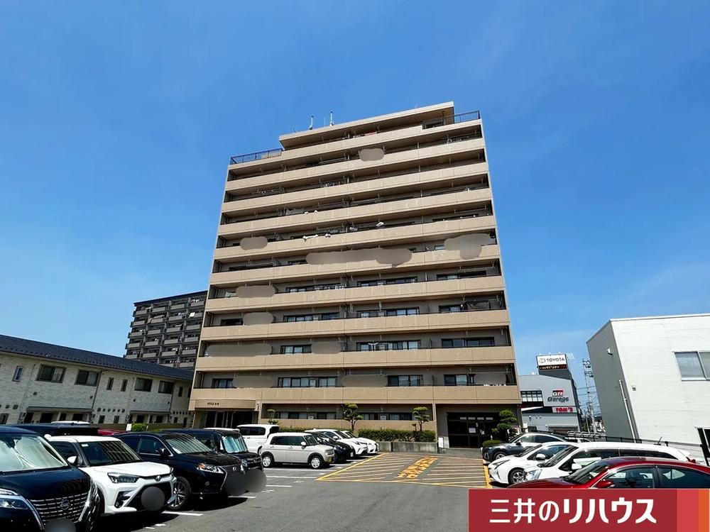 3LDK apartment in Toyota, Aichi - Photo 1