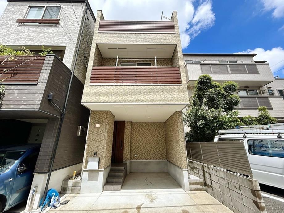 2LDK+S house in Toshima Ward, Tokyo - Photo 1