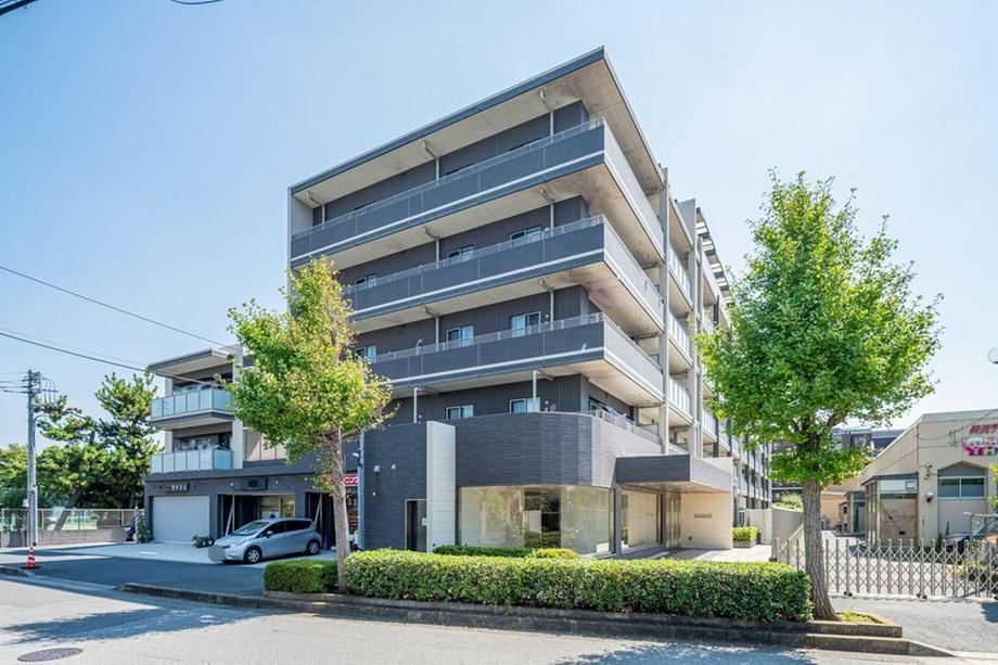 3LDK apartment in Mihama Ward, Chiba - Photo 1