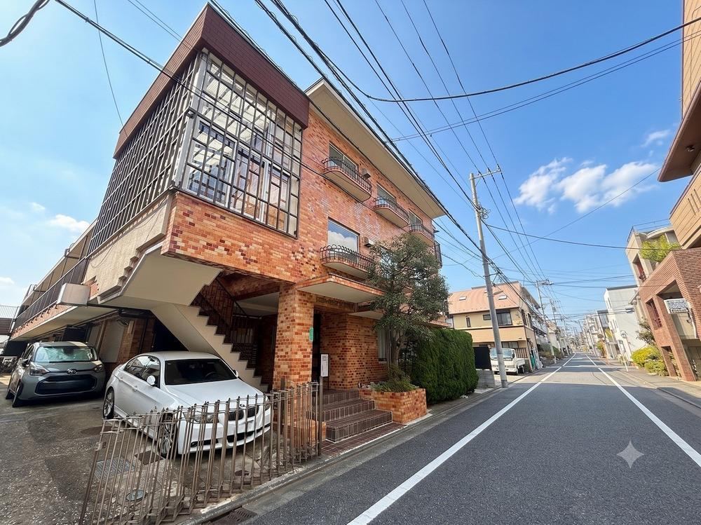 2LDK+S apartment in Setagaya Ward, Tokyo - Photo 1