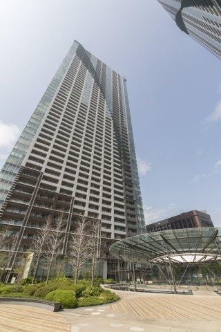 3LDK+S apartment in Chuo Ward, Tokyo - Photo 1