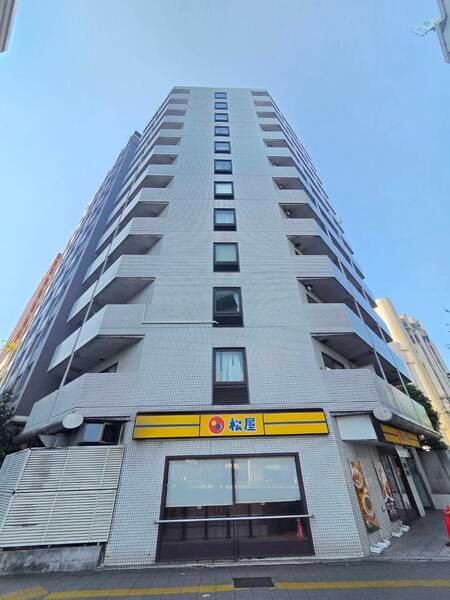 studio apartment in Shinjuku Ward, Tokyo - Photo 1