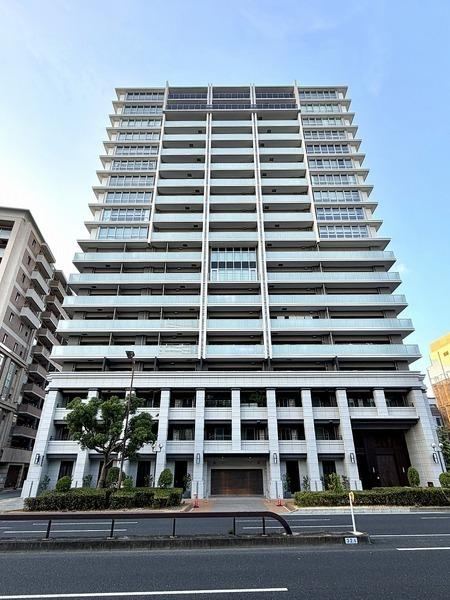 1LDK+S apartment in Chuo Ward, Kobe, Hyogo - Photo 1