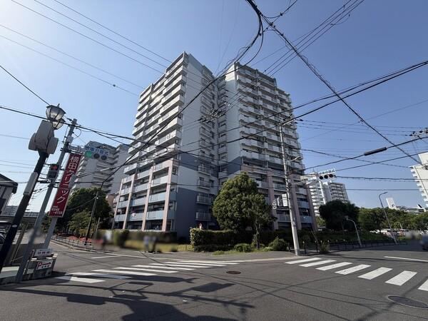 3LDK apartment in Higashiyodogawa Ward, Osaka - Photo 1