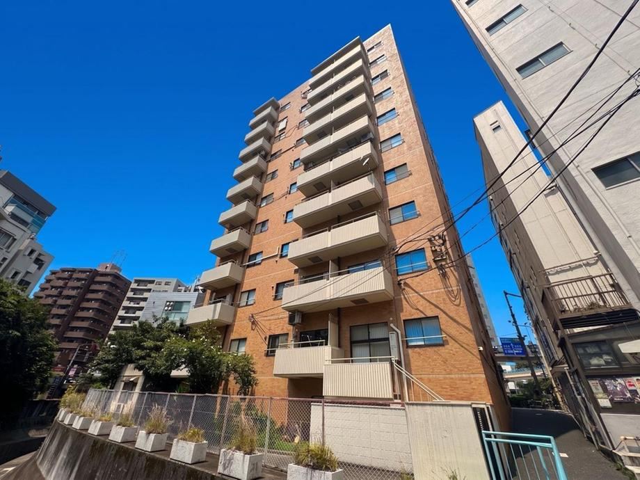 1LDK apartment in Shibuya Ward, Tokyo - Photo 1