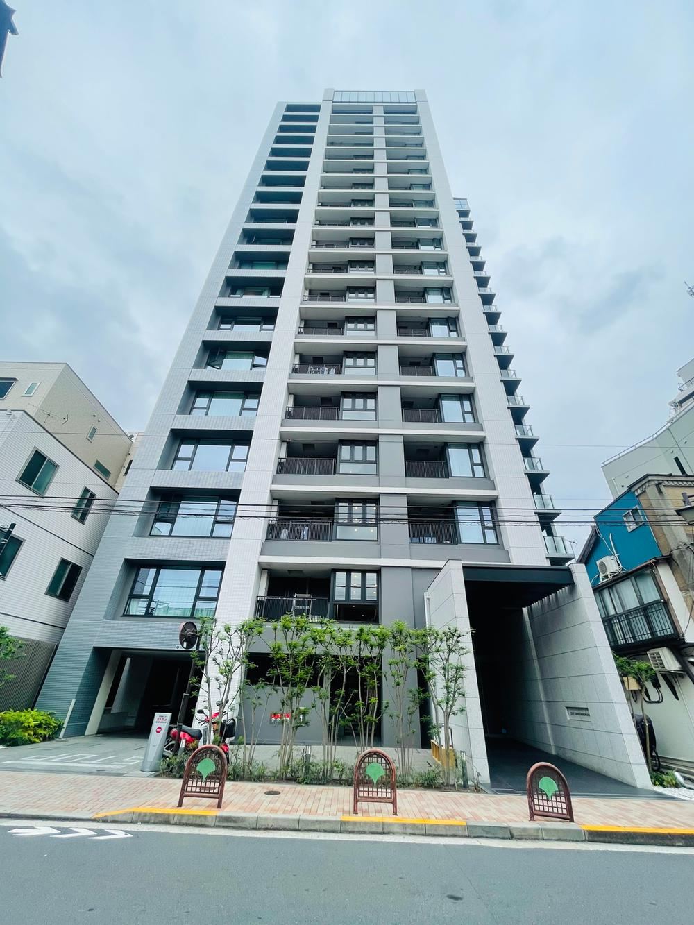 2LDK apartment in Minato Ward, Tokyo - Photo 1