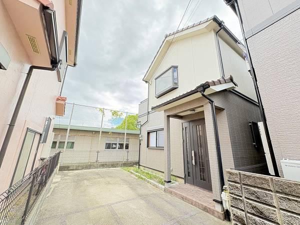 4LDK house in Osakasayama, Osaka - Photo 1