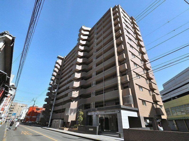 3LDK apartment in Matsuyama, Ehime - Photo 1
