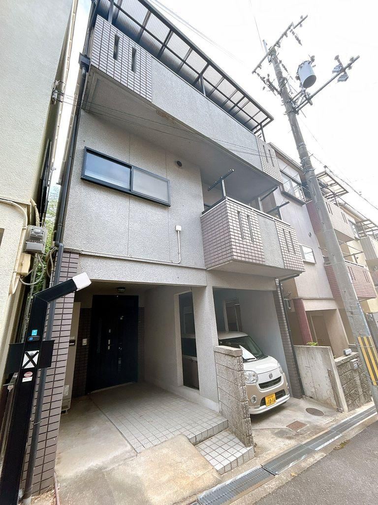 4LDK house in Neyagawa, Osaka - Photo 1