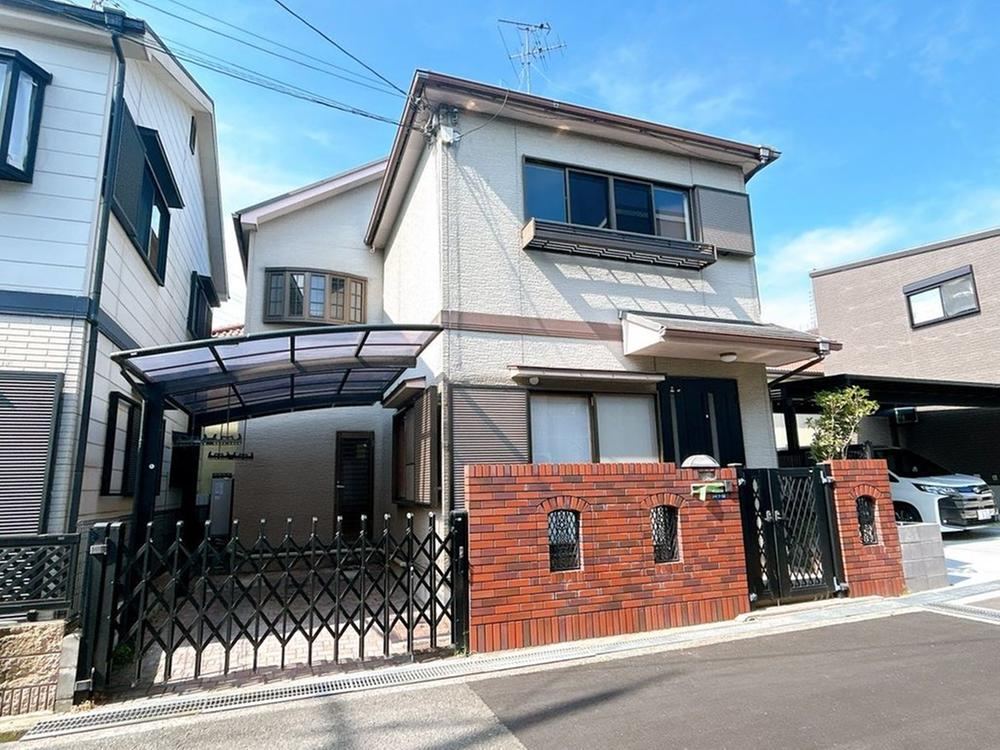 4LDK house in Higashiosaka, Osaka - Photo 1